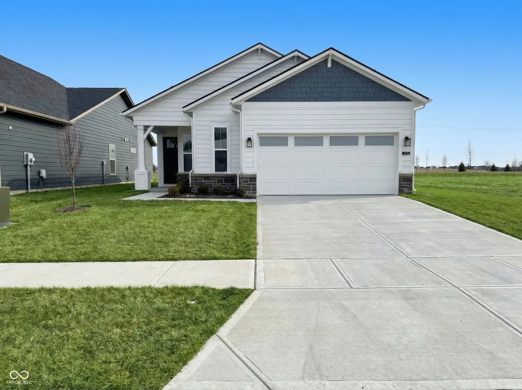 Property Slideshow image 1 of 36 | 13007 seven springs ln, Noblesville, IN, 46060