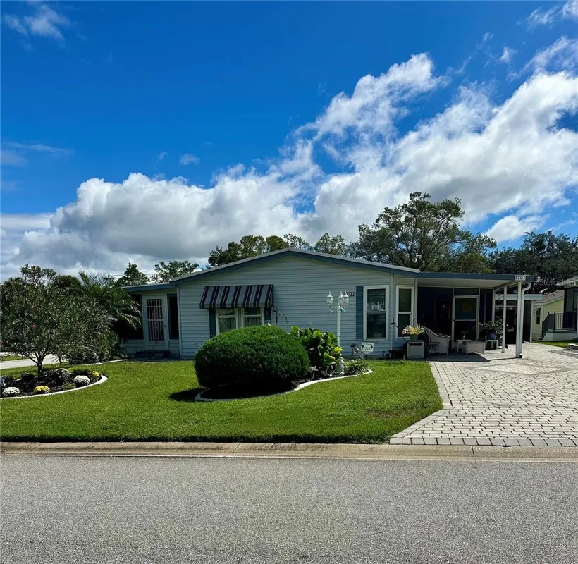Property Slideshow image 1 of 37 | 1701 palm aire dr, The Villages, FL, 32159