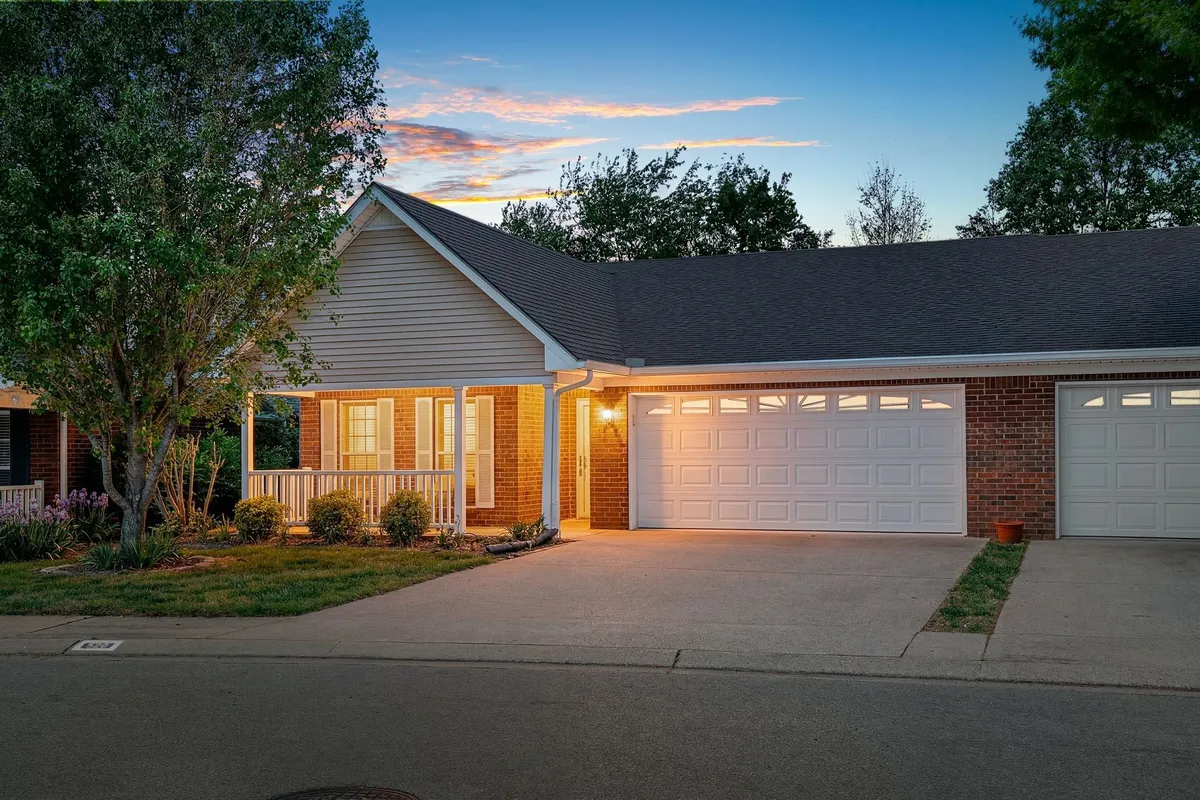 Property Slideshow image 1 of 50 | 520 forest glen cir, Murfreesboro, TN, 37128