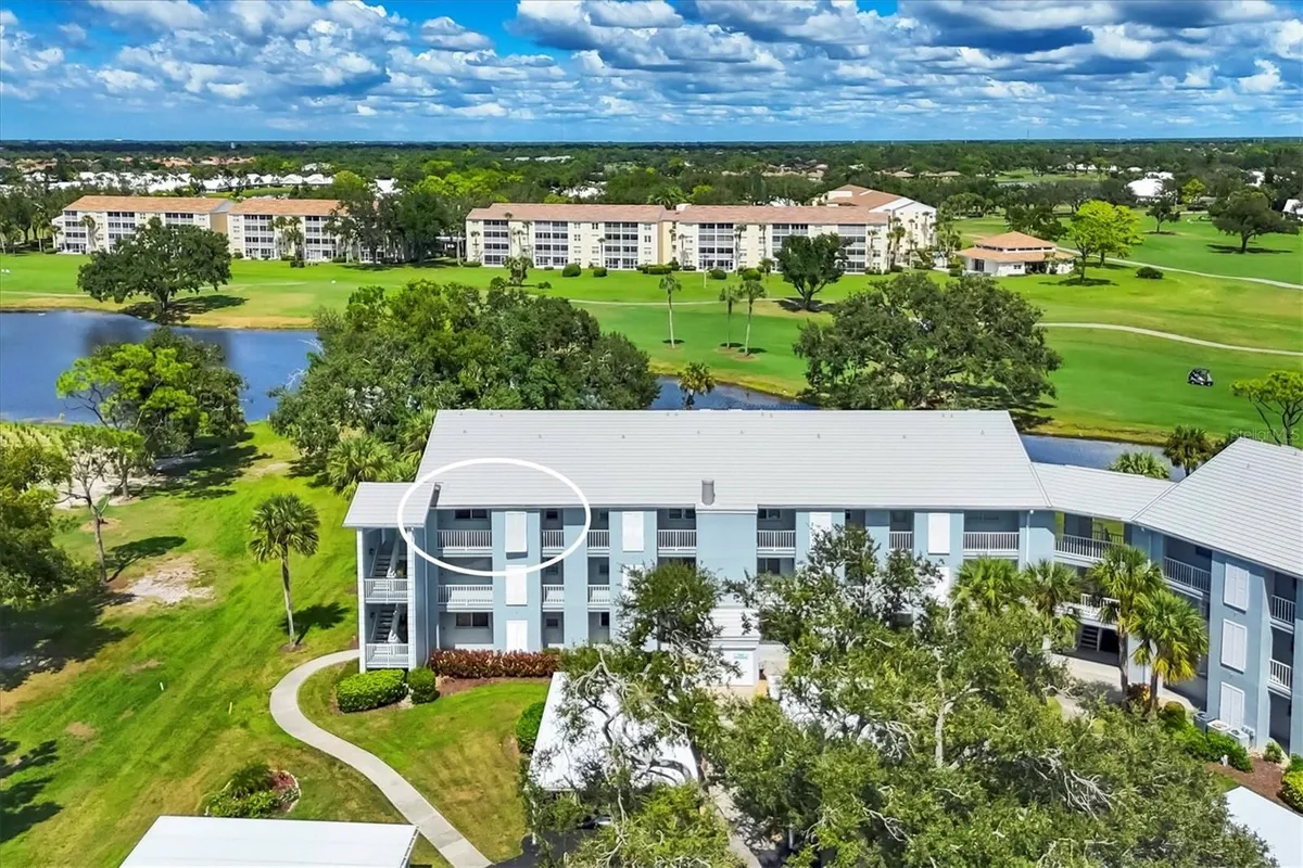 Property Slideshow image 1 of 49 | 404 cerromar cir 308, Venice, FL, 34293