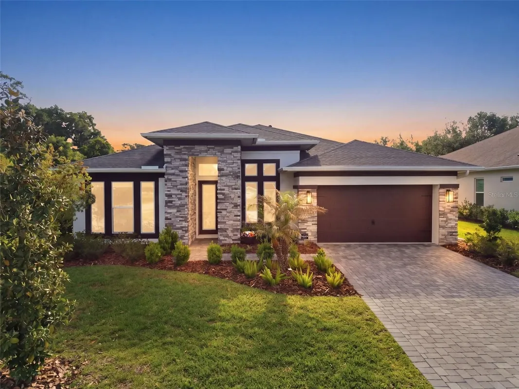 Property Slideshow image 1 of 30 | 13444 trailing moss dr, Dade City, FL, 33525