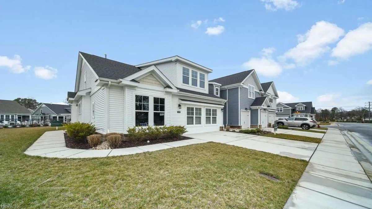 Property Slideshow image 1 of 42 | 4730 mahogany run, Chesapeake, VA, 23321