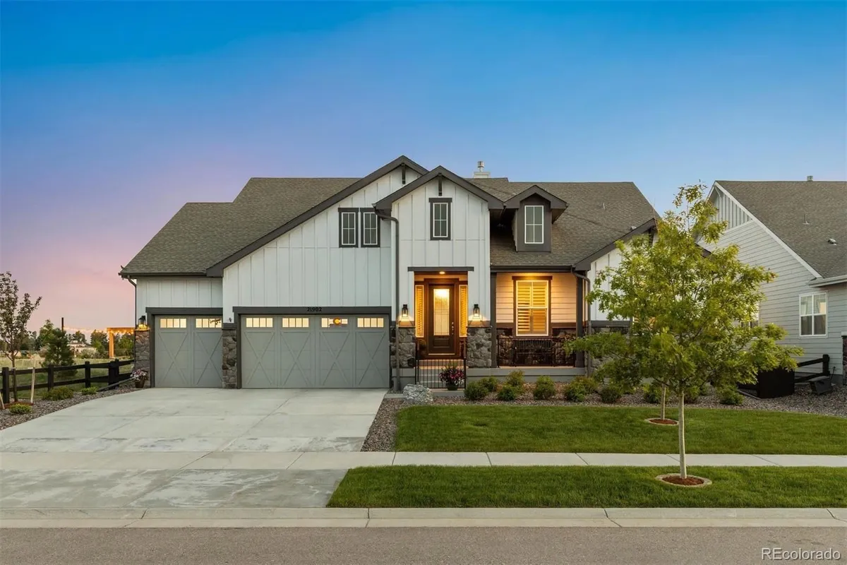 Property Slideshow image 1 of 40 | 21902 e tansy pl, Aurora, CO, 80016