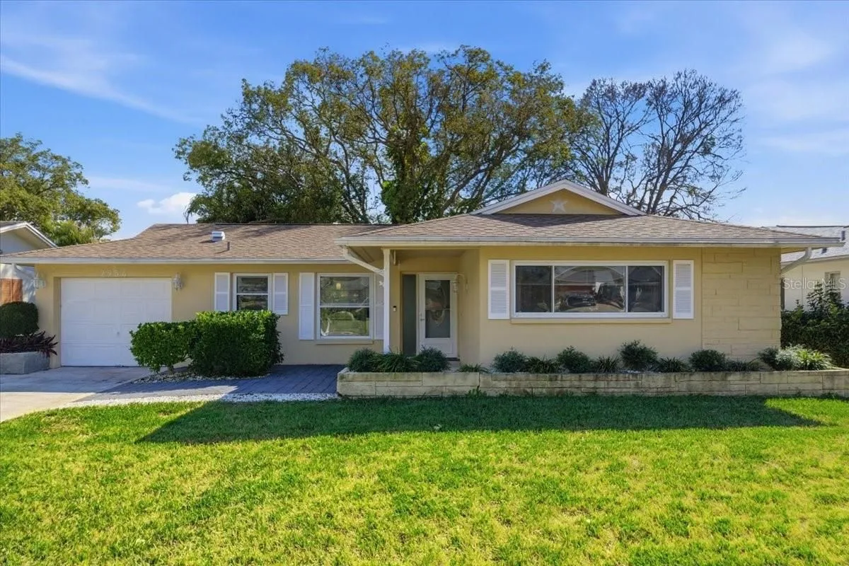 Property Slideshow image 1 of 53 | 2954 curling ct, Palm Harbor, FL, 34684