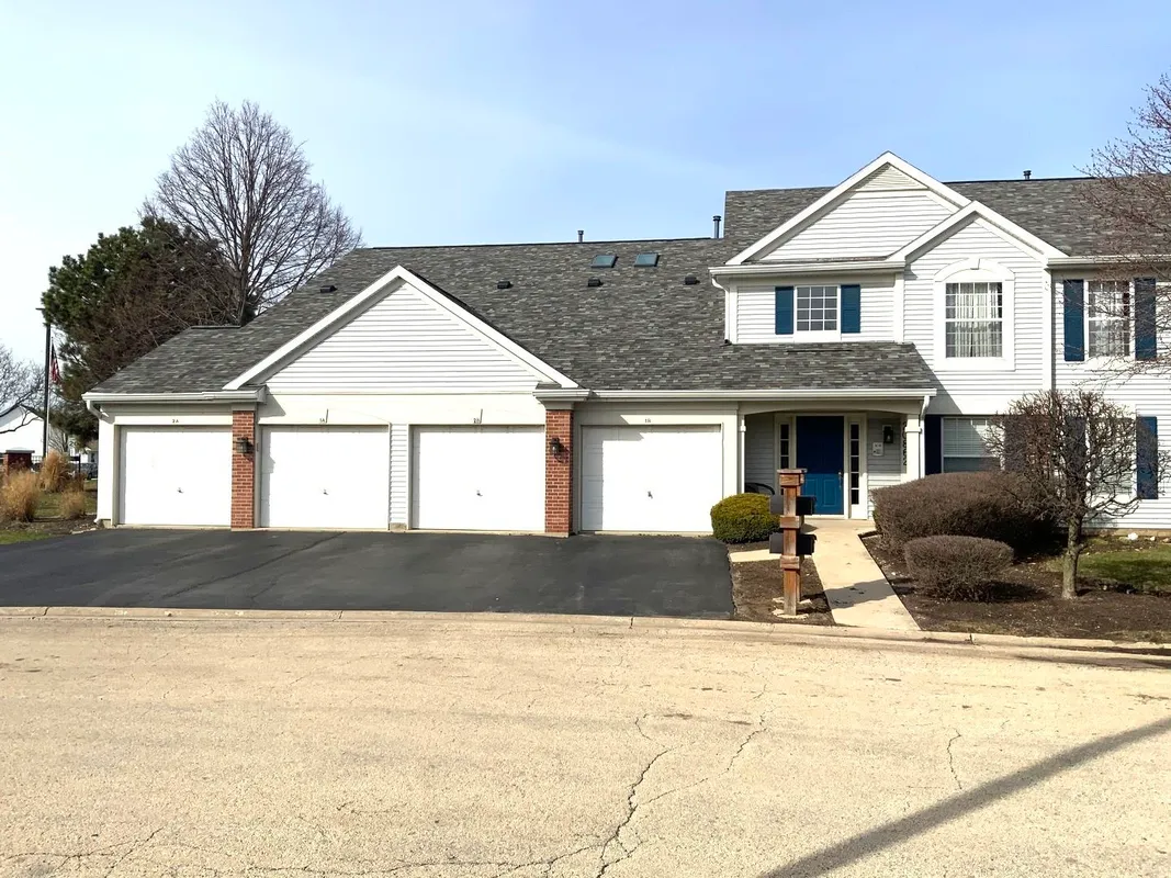 Property Slideshow image 1 of 1 | 20862 w torrey pines ln 1b, Plainfield, IL, 60544