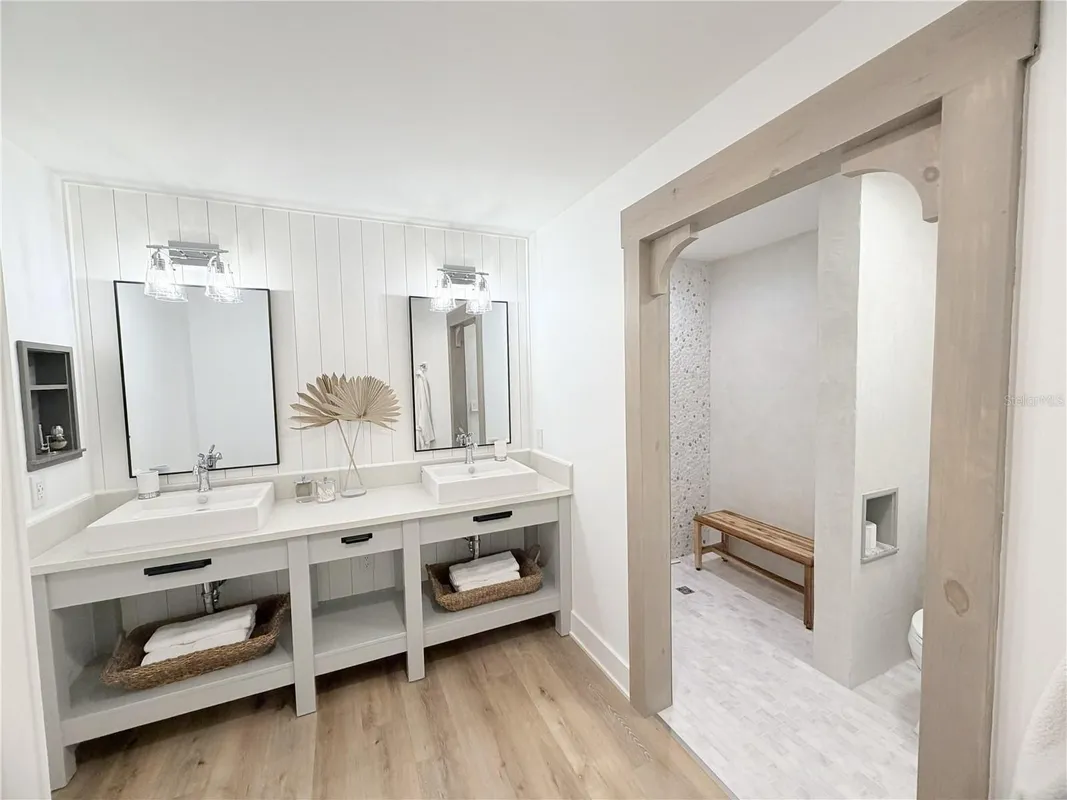 Property Slideshow image 1 of 9 | 5425 admiral way 1, Oxford, FL, 34484