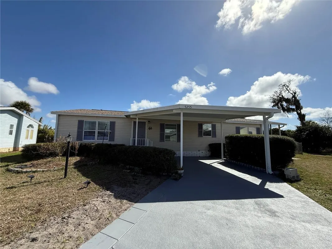 Property Slideshow image 1 of 17 | 5255 oxford ct, Wildwood, FL, 34785