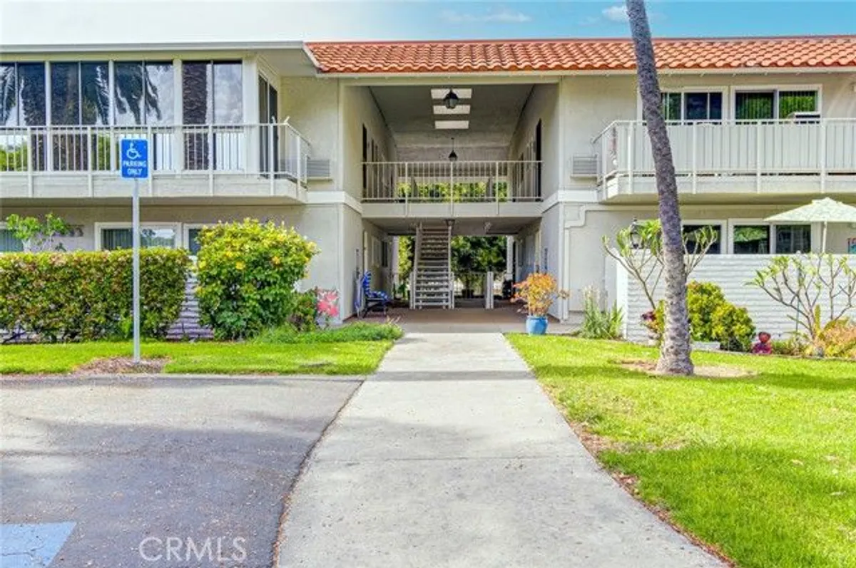 Property Slideshow image 1 of 25 | 957 calle aragon o, Laguna Woods, CA, 92637