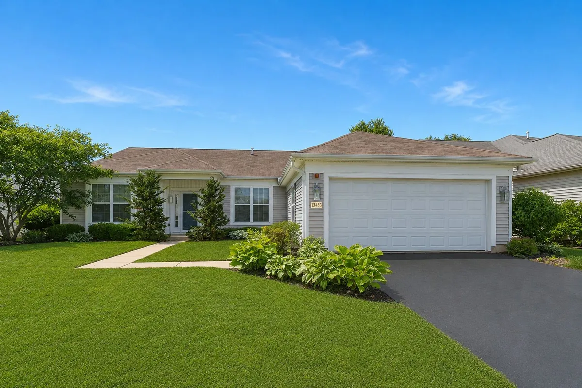 Property Slideshow image 1 of 29 | 13453 grainery ln, Huntley, IL, 60142