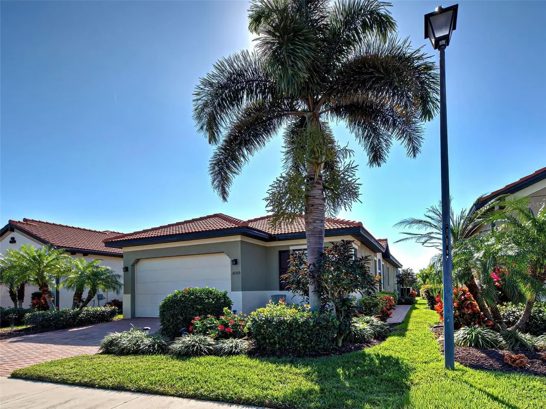 Property Slideshow image 1 of 100 | 10353 crooked creek dr, Venice, FL, 34293