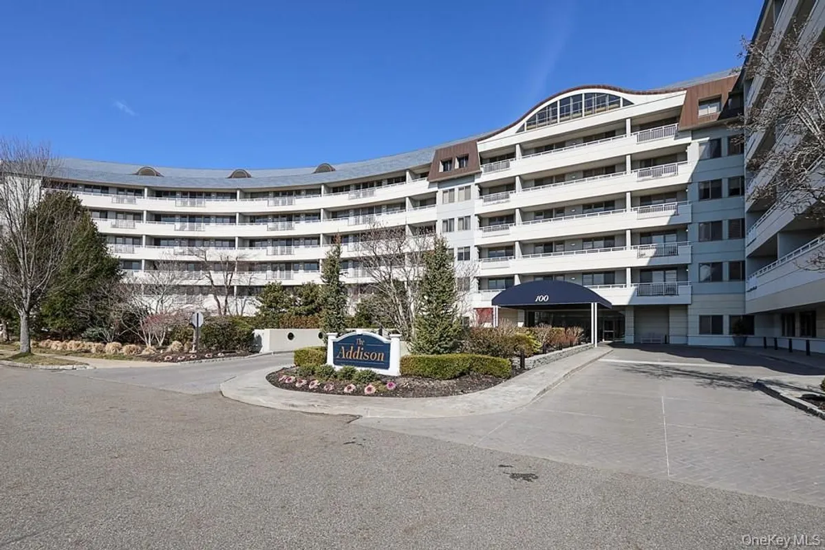 Property Slideshow image 1 of 42 | 100 harborview dr 301, North Hempstead, NY, 11050