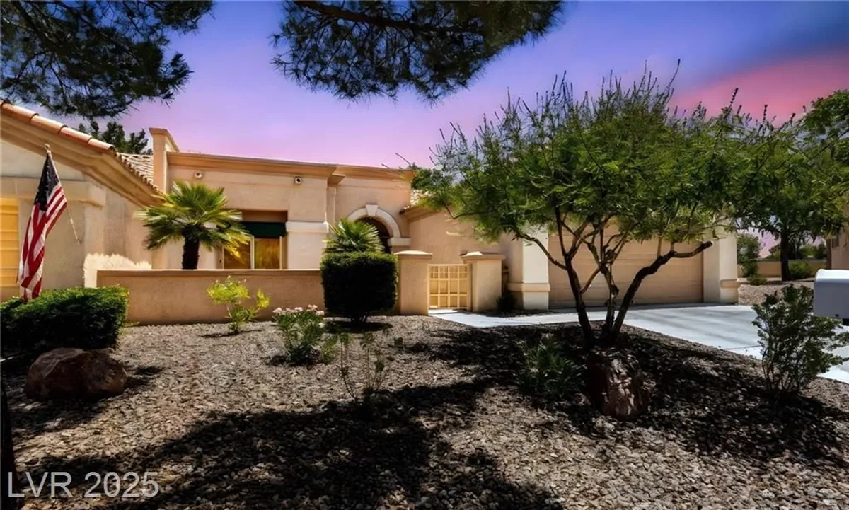 Property Slideshow image 1 of 71 | 1900 bellview st, Las Vegas, NV, 89134