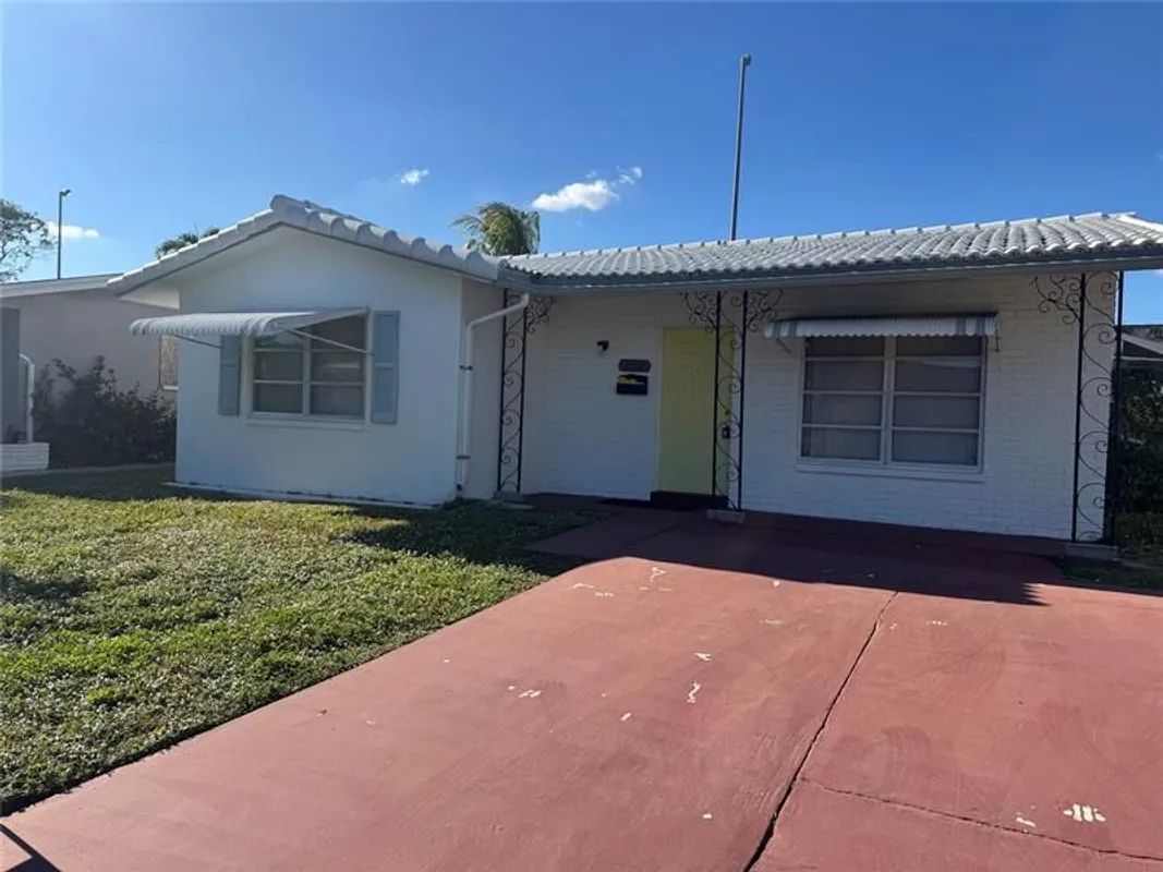 Property Slideshow image 1 of 14 | 4949 nw 48th way, Tamarac, FL, 33319