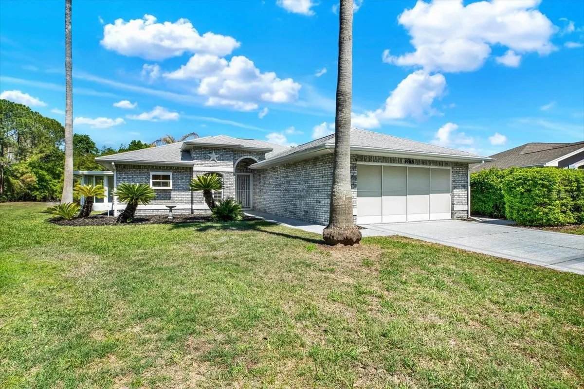 Property Slideshow image 1 of 77 | 29451 schinnecock hills ln, San Antonio, FL, 33576