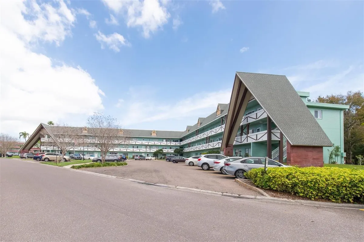 Property Slideshow image 1 of 38 | 2043 denmark st 67, Clearwater, FL, 33763