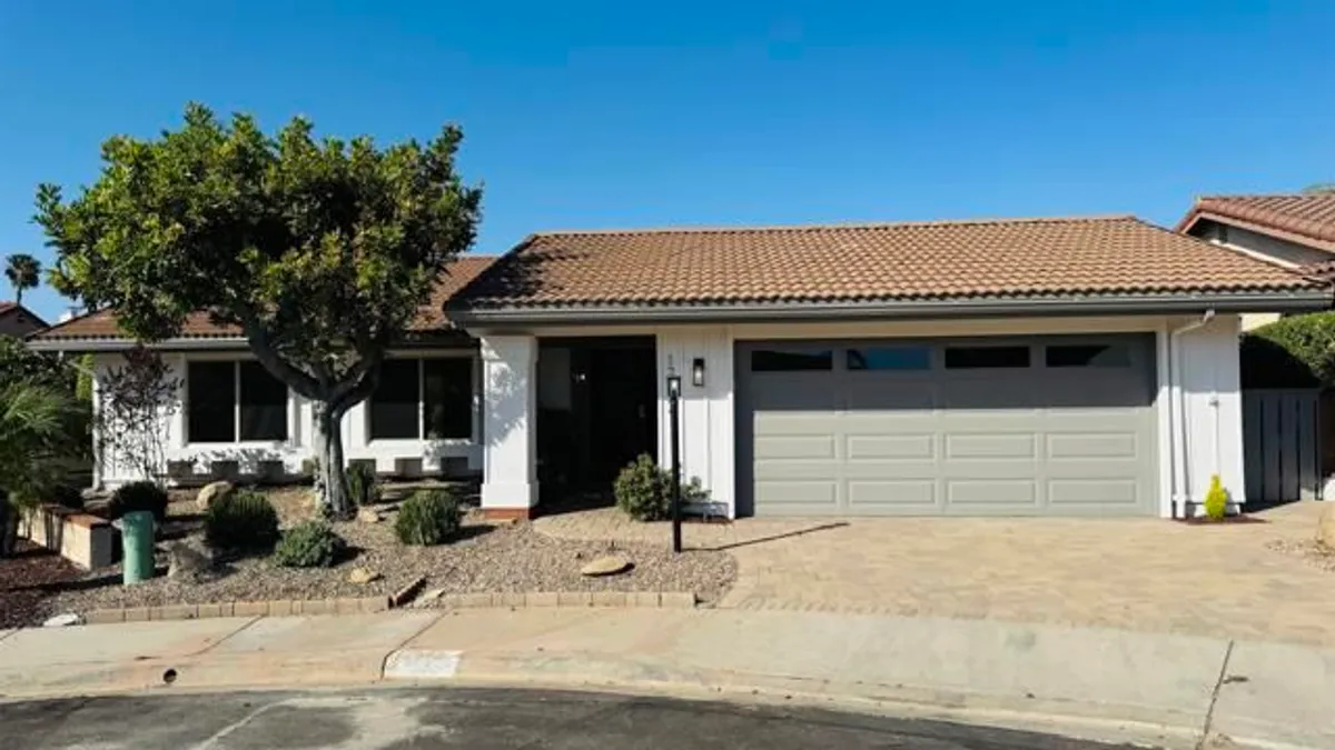 Property Slideshow image 1 of 34 | 17523 plaza marlena, San Diego, CA, 92128