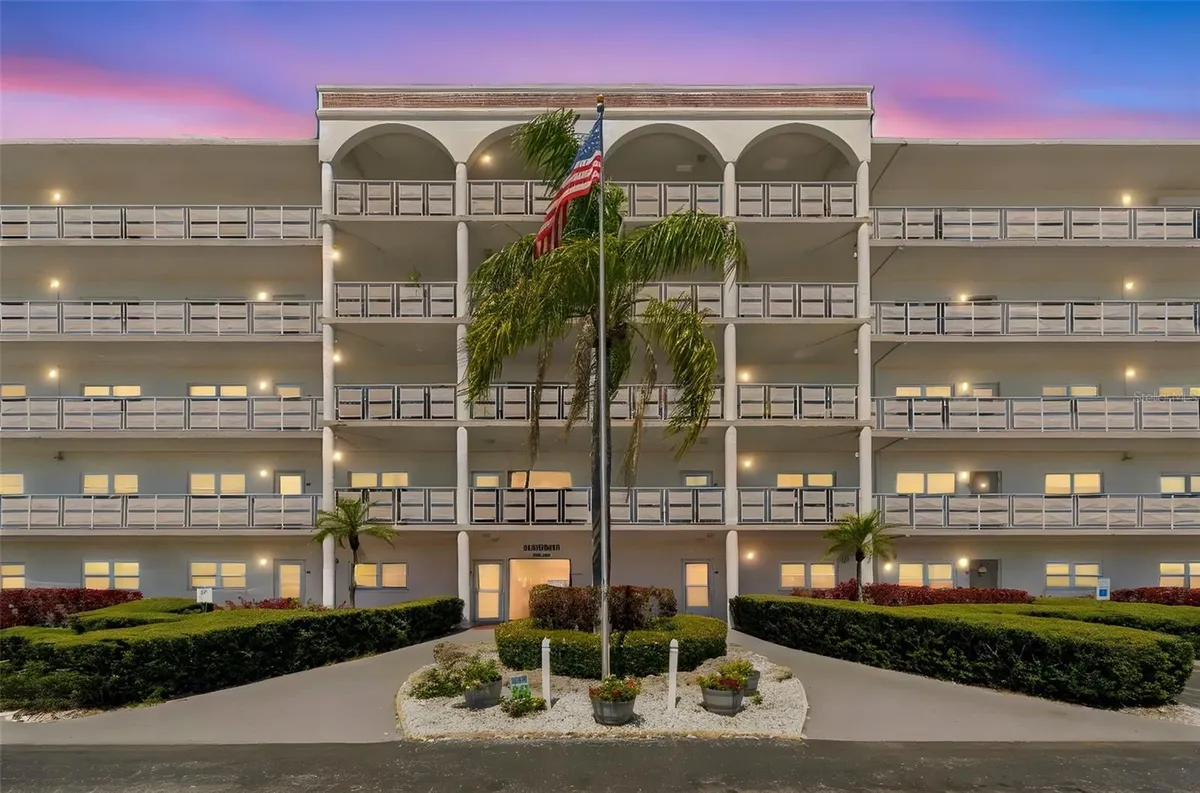 Property Slideshow image 1 of 77 | 5501 80th st 102, St Petersburg, FL, 33709