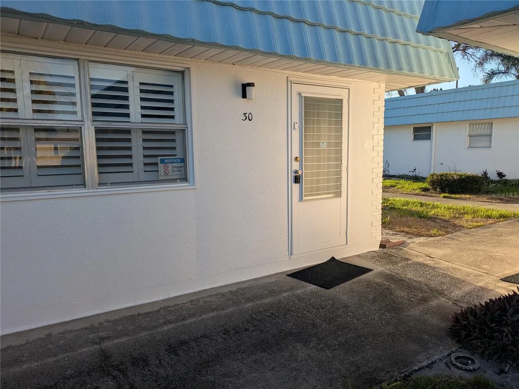 Property Slideshow image 1 of 33 | 1801 bedford ln 30, Sun City Center, FL, 33573