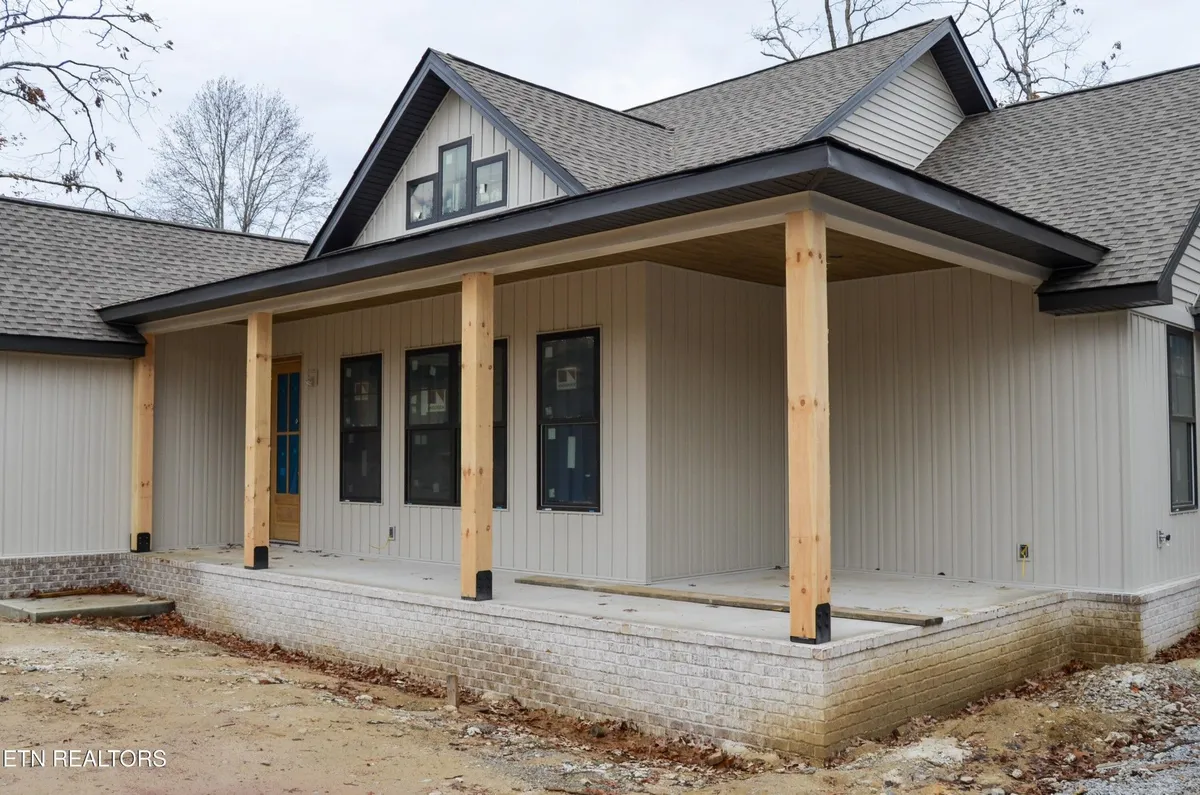 Property Slideshow image 1 of 23 | 124 markham ln, Crossville, TN, 38558