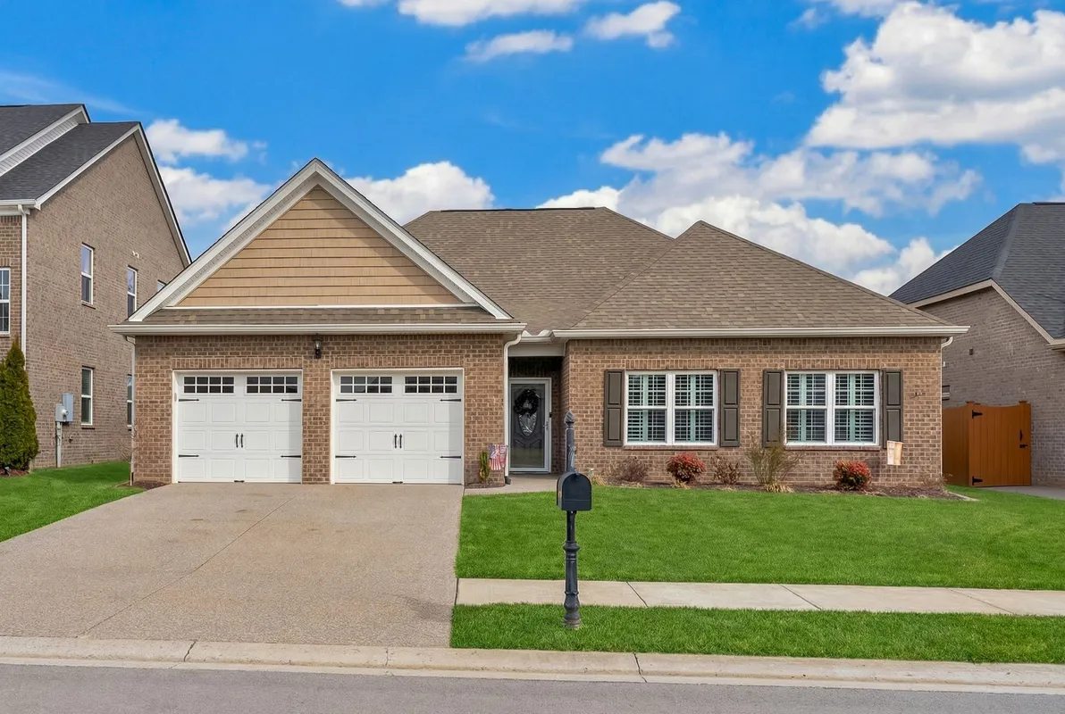 Property Slideshow image 1 of 33 | 1326 whispering oaks dr, Lebanon, TN, 37090