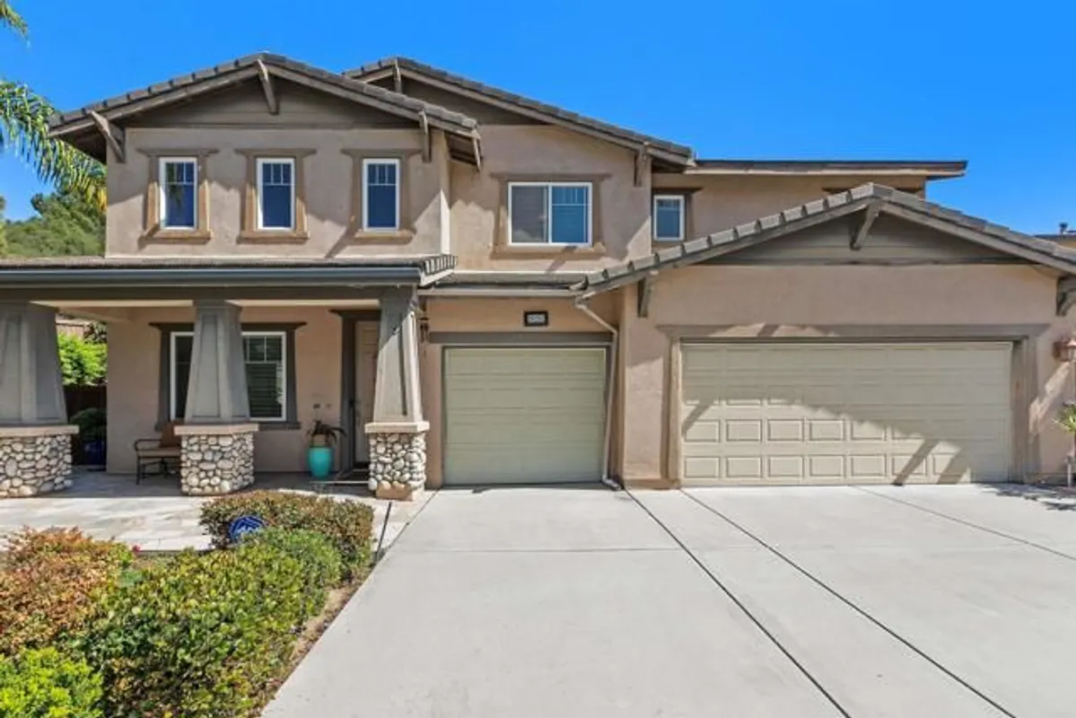 Property Slideshow image 1 of 41 | 28292 meadow glen way, Escondido, CA, 92026