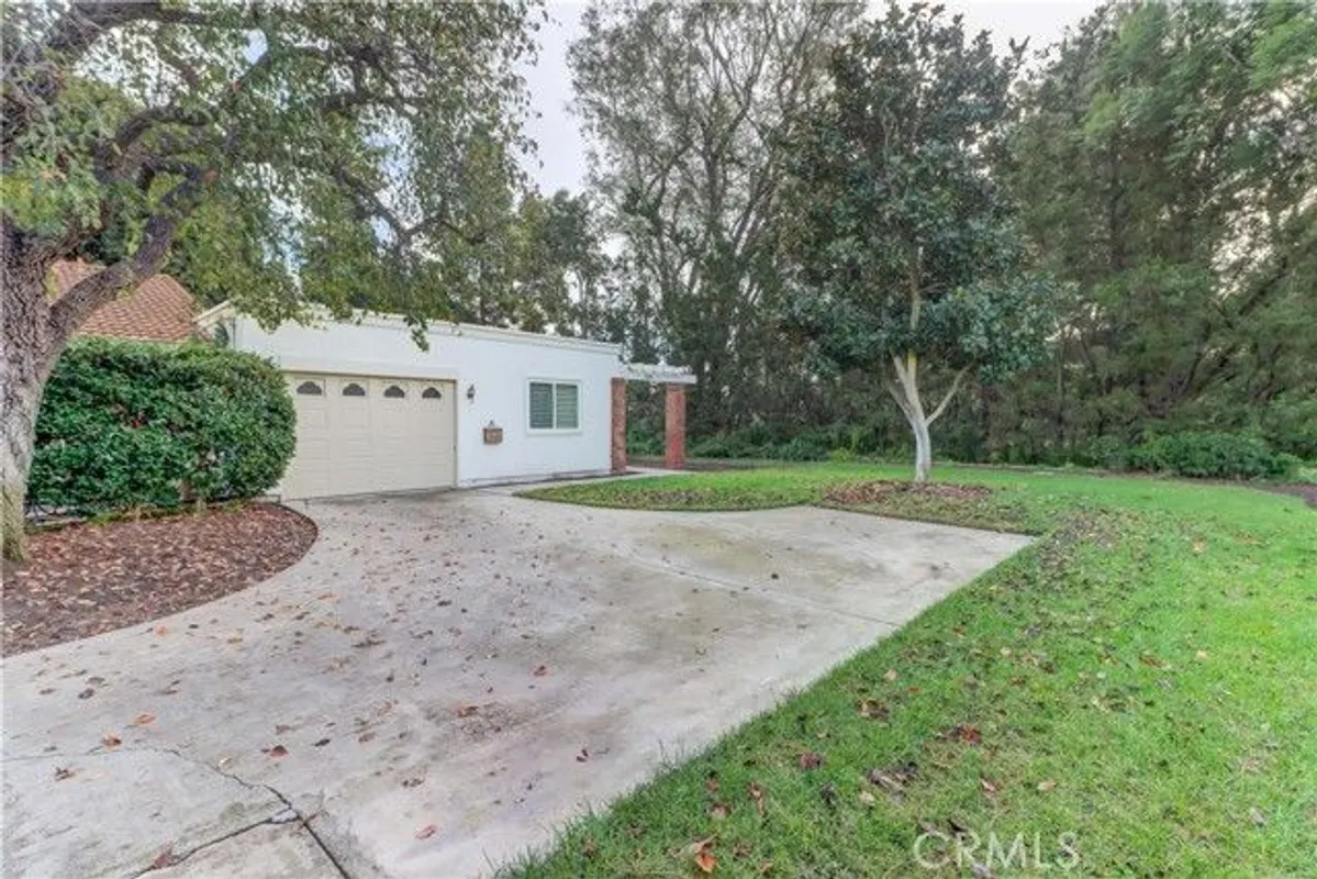 Property Slideshow image 1 of 9 | 3352 bahia blanca e unit e b, Laguna Woods, CA, 92637