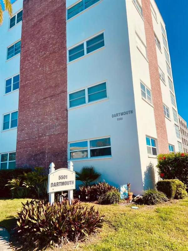 Property Slideshow image 1 of 39 | 5501 80th st n unit 206, Saint Petersburg, FL, 33709