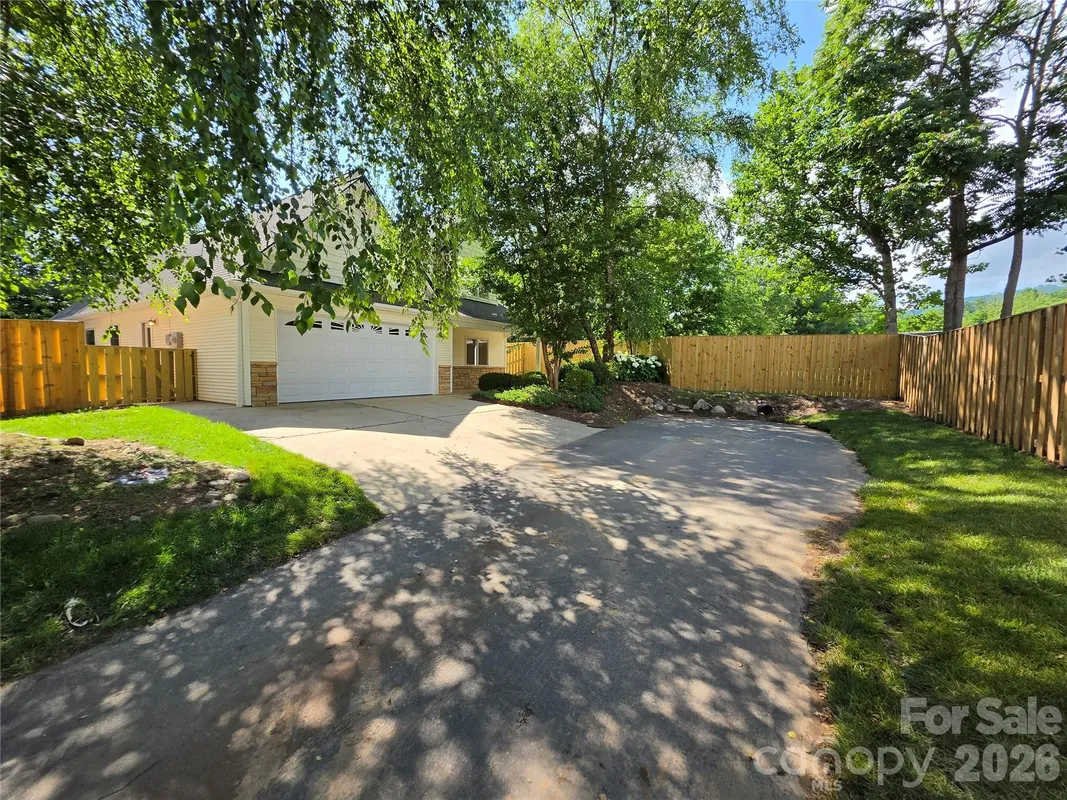 Property Slideshow image 1 of 38 | 45 beekeeper trl, Swannanoa, NC, 28778