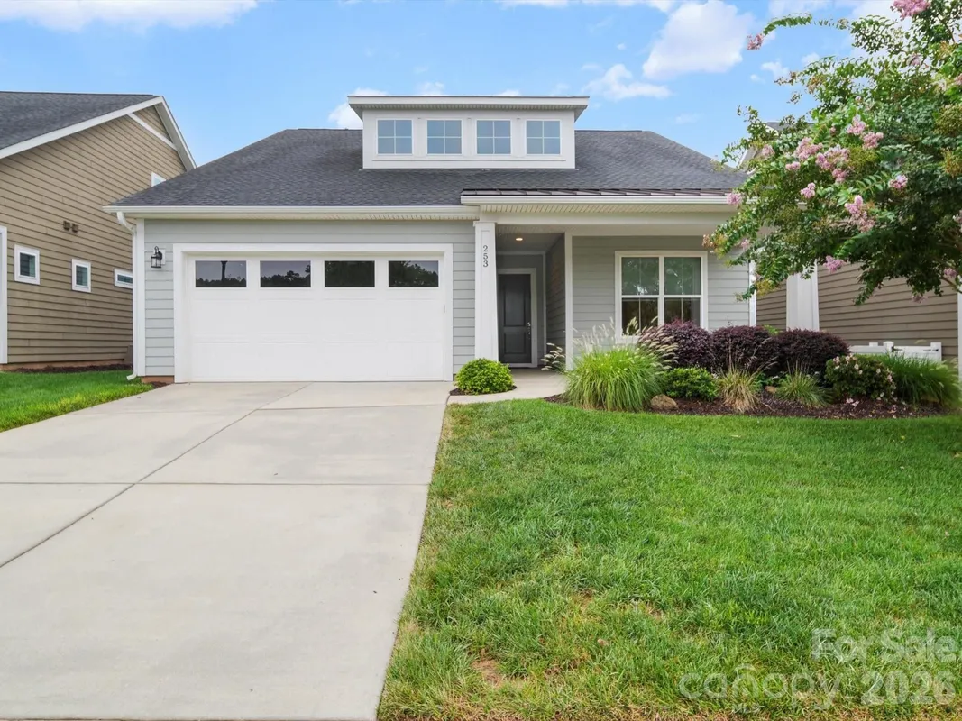 Property Slideshow image 1 of 28 | 253 stone mountain way, Denver, NC, 28037