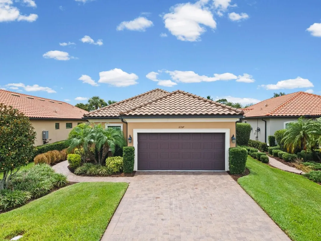 Property Slideshow image 1 of 60 | 11357 callisia dr, Odessa, FL, 33556