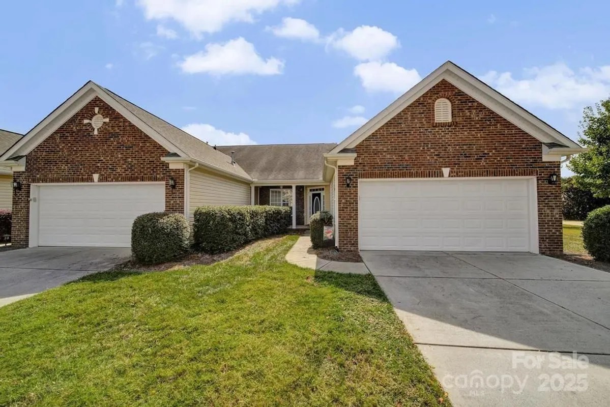 Property Slideshow image 1 of 40 | 328 garnet ct, Fort Mill, SC, 29708