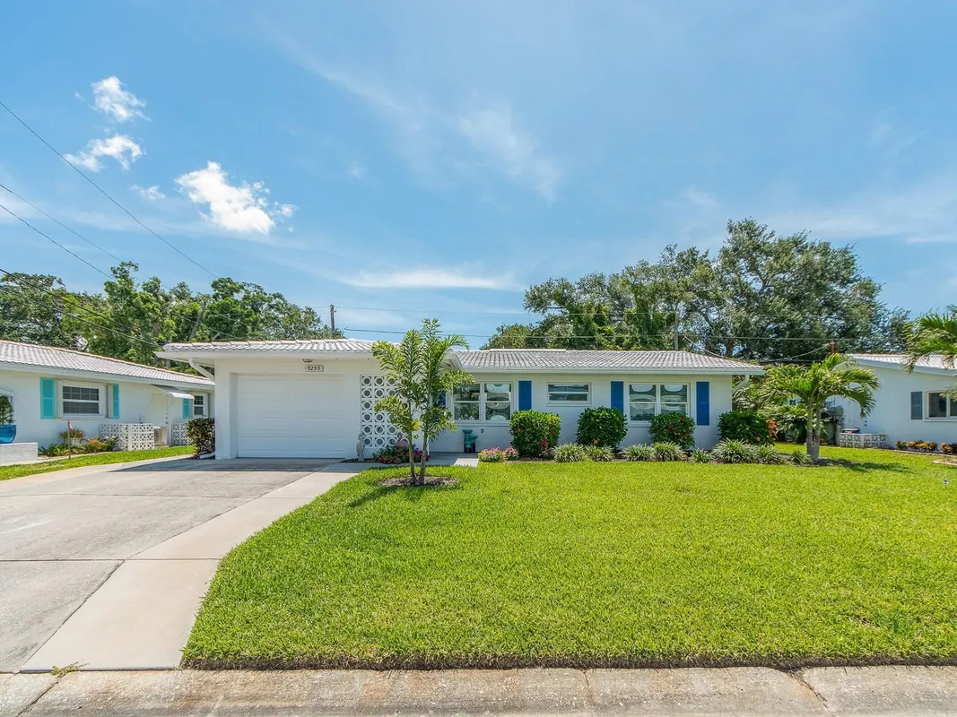 Property Slideshow image 1 of 35 | 9259 142nd st, Seminole, FL, 33776