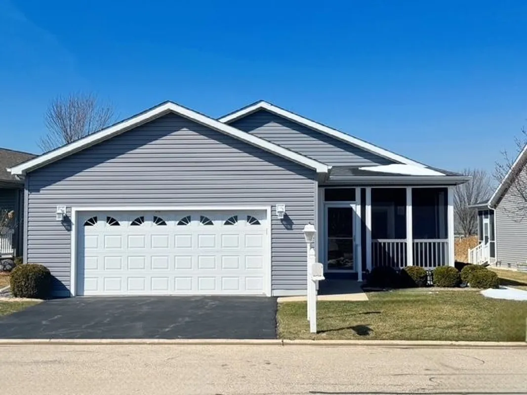 Property Slideshow image 1 of 38 | 1542 meadow view ln, Grayslake, IL, 60030