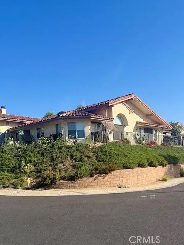 Property Slideshow image 1 of 1 | 1113 crescent bnd, Fallbrook, CA, 92028