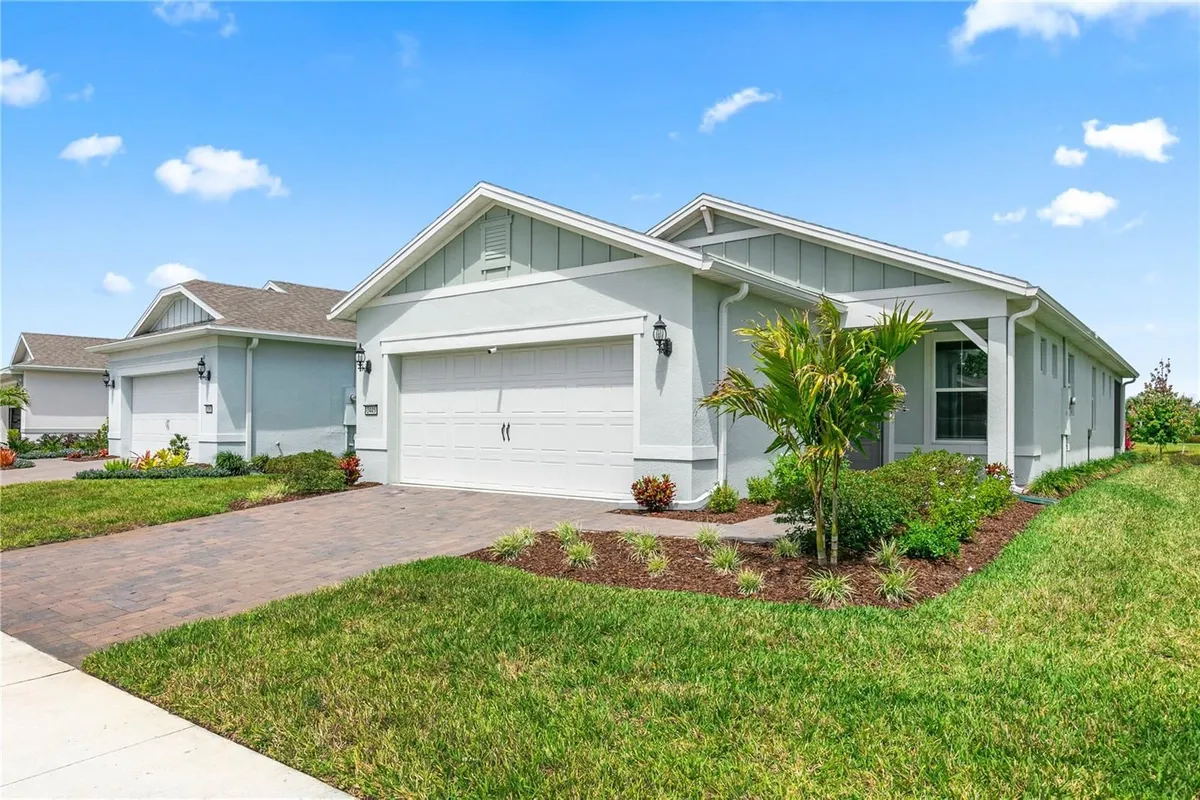Property Slideshow image 1 of 26 | 2445 cliff way, Saint Cloud, FL, 34771