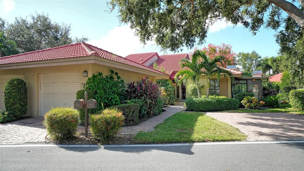 Property Slideshow image 1 of 48 | 5027 kestral park # 64, Sarasota, FL, 34231