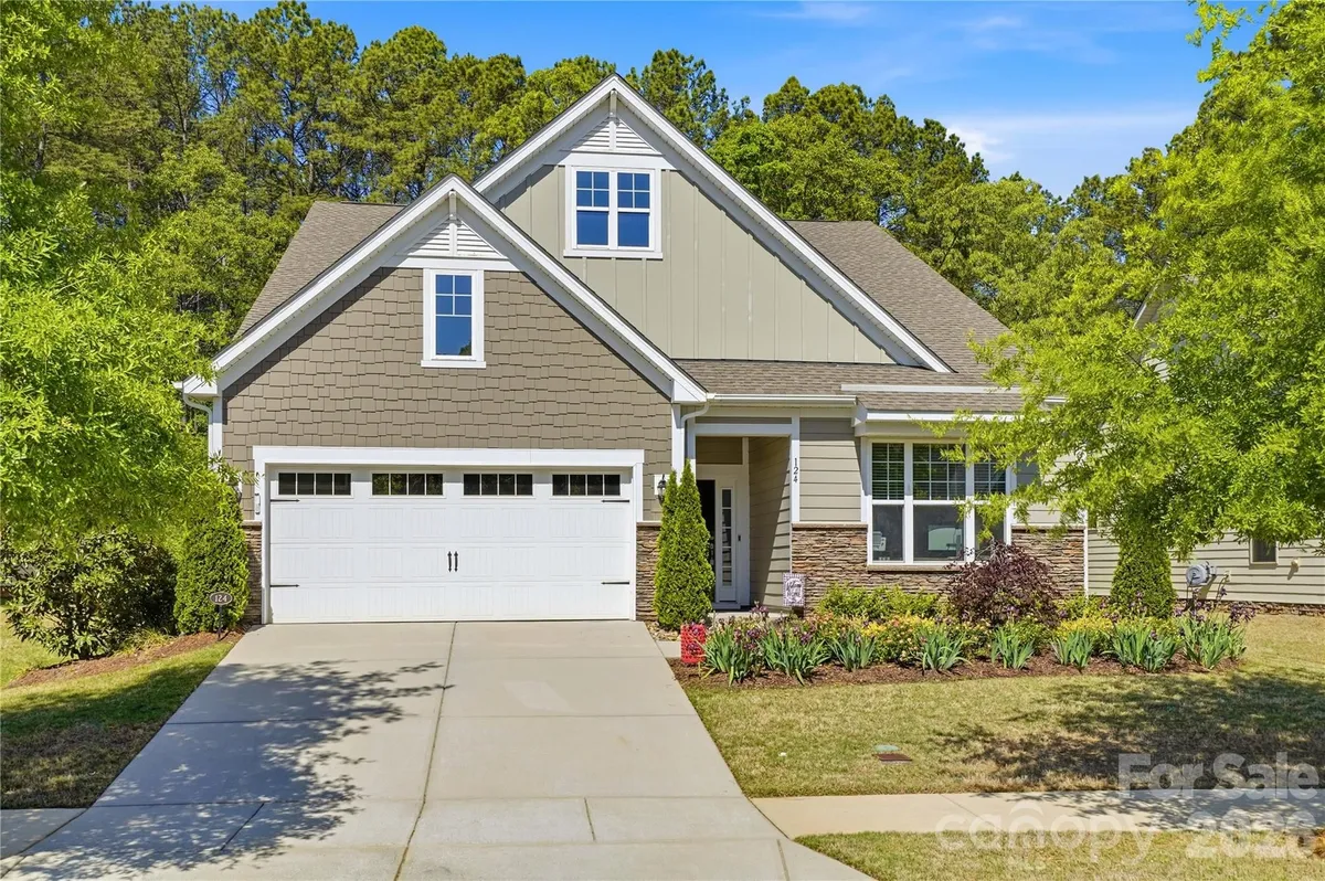 Property Slideshow image 1 of 48 | 124 van gogh trl, Mount Holly, NC, 28120