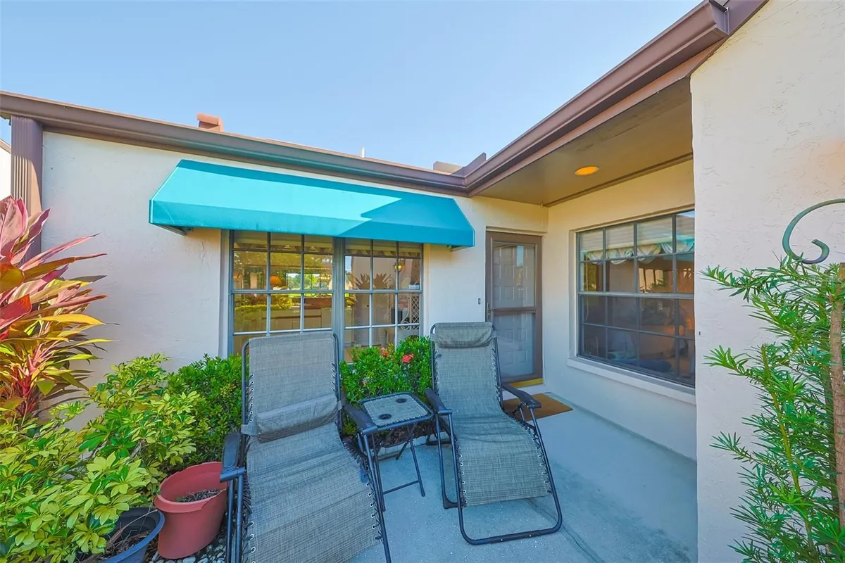 Property Slideshow image 1 of 56 | 5941 clubside dr # 5941, Sarasota, FL, 34243