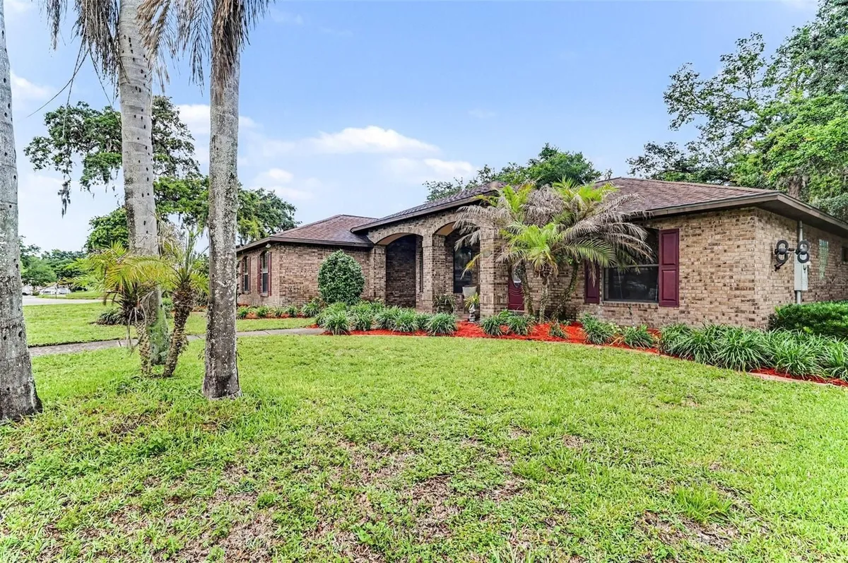 Property Slideshow image 1 of 14 | 6040 spruce point cir, Port Orange, FL, 32128