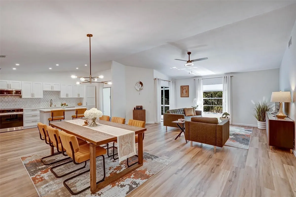 Property Slideshow image 1 of 18 | 3925 oakhurst blvd 3010, Sarasota, FL, 34233