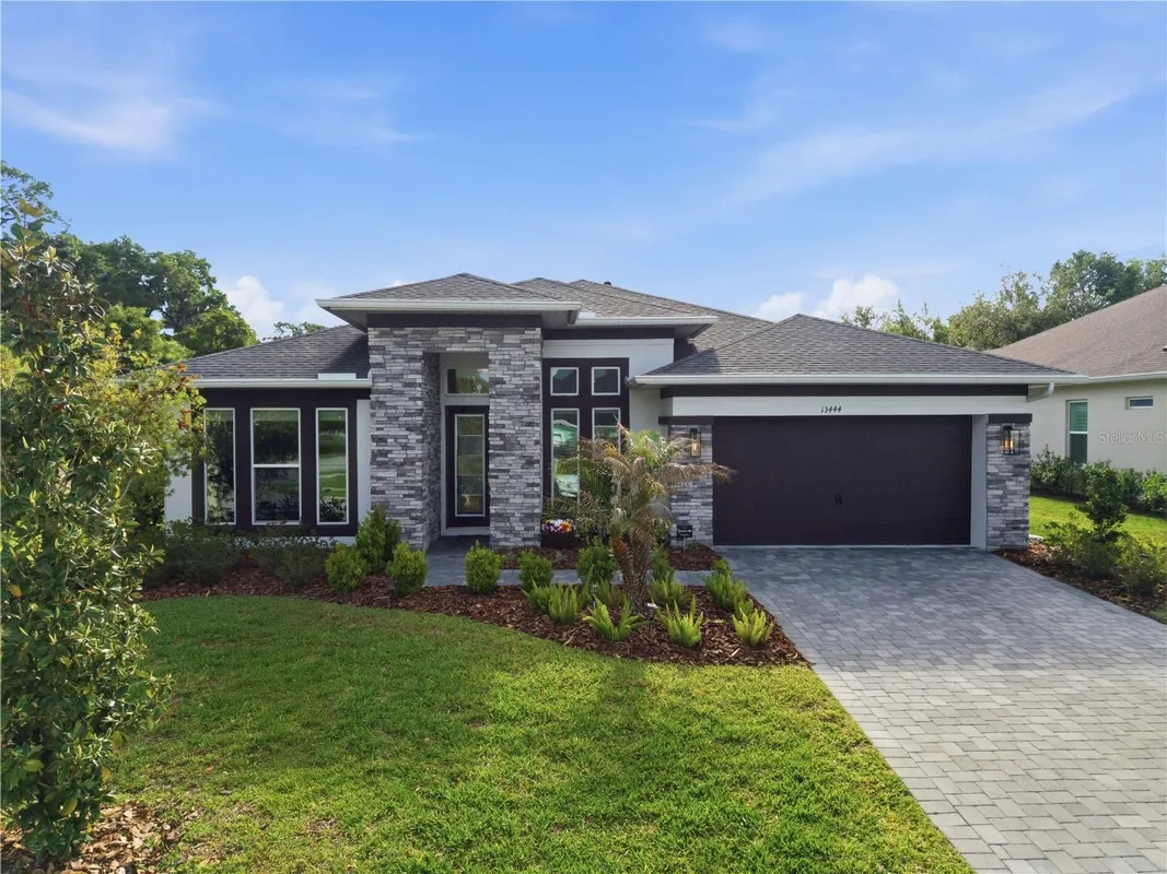 Property Slideshow image 1 of 30 | 13444 trailing moss dr, Dade City, FL, 33525