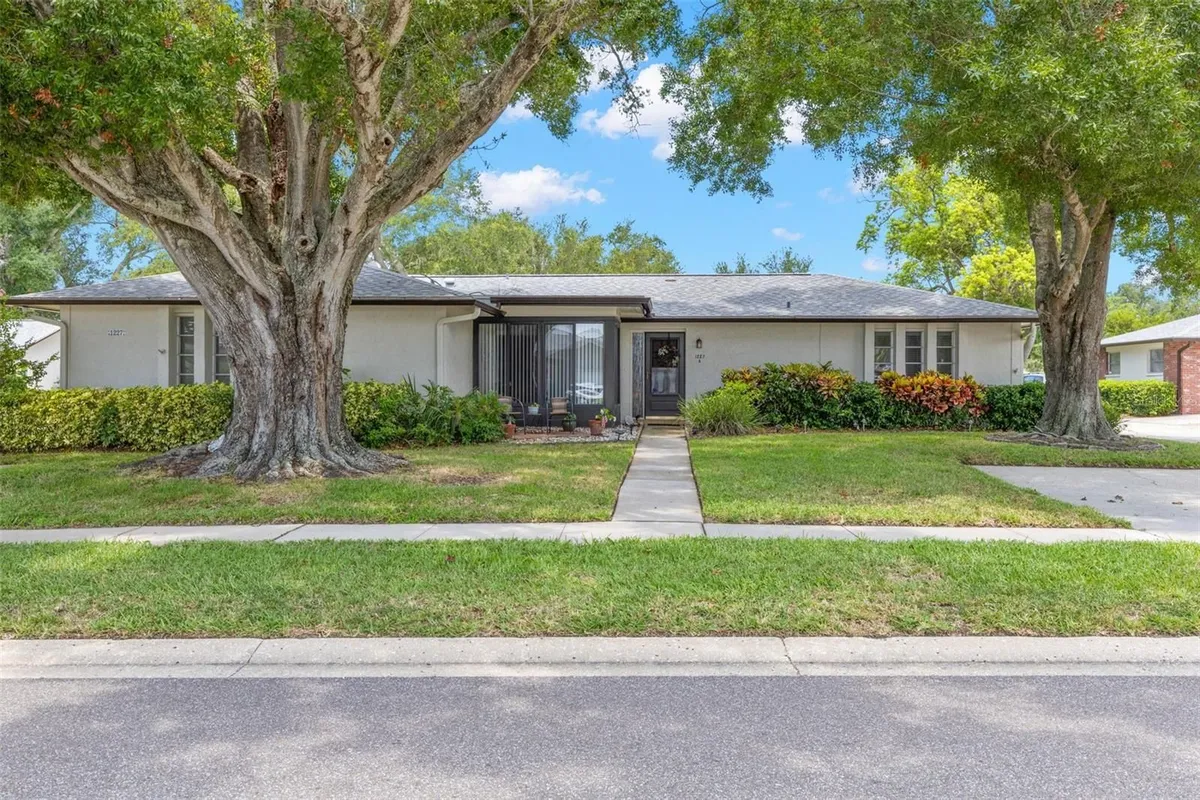Property Slideshow image 1 of 36 | 1227 queen anne dr a, Palm Harbor, FL, 34684
