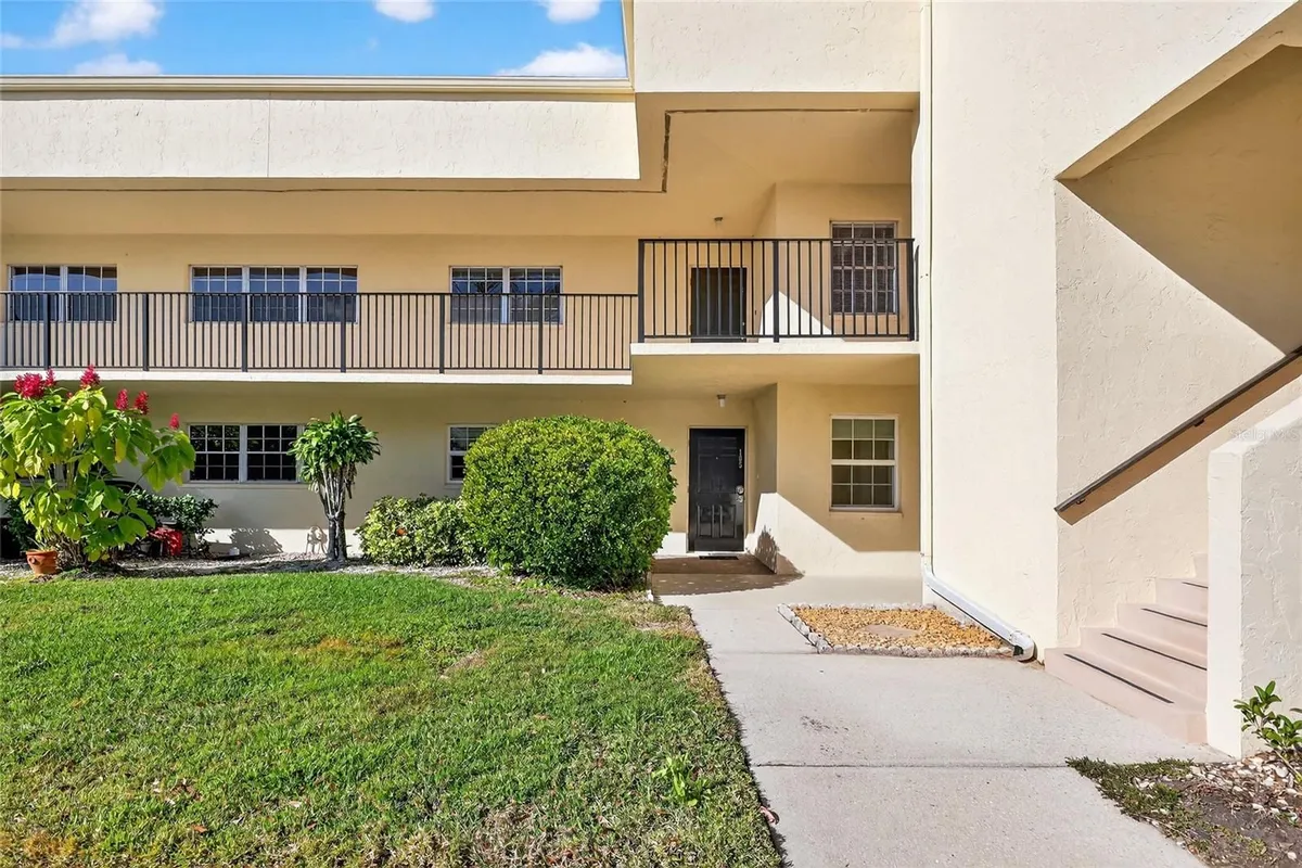 Property Slideshow image 1 of 41 | 7880 palm aire ln 205, Sarasota, FL, 34243
