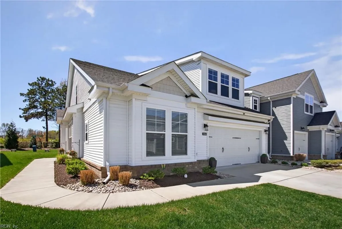 Property Slideshow image 1 of 39 | 4743 mahogany run, Chesapeake, VA, 23321