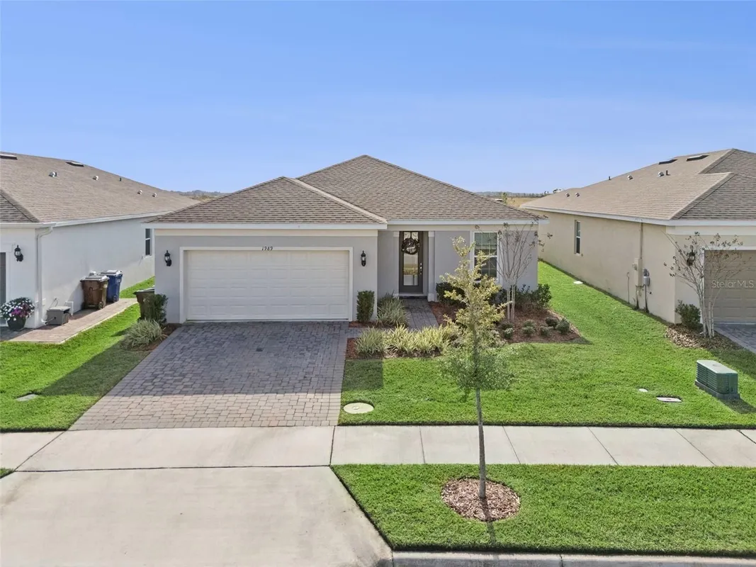 Property Slideshow image 1 of 63 | 1989 spring shower cir, Kissimmee, FL, 34744