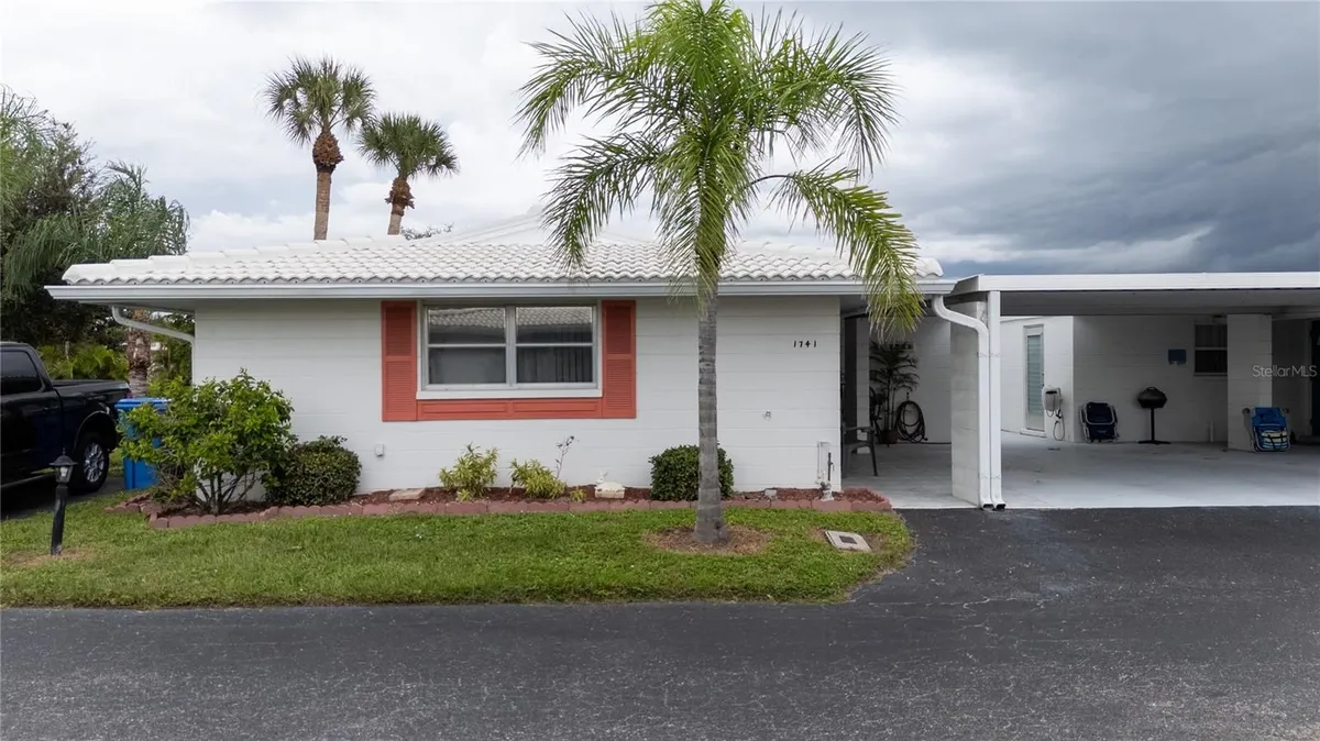 Property Slideshow image 1 of 21 | 1741 caribbean cir 13, Venice, FL, 34293