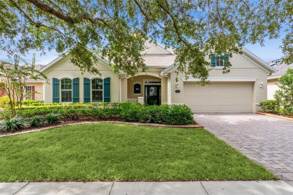 Property Slideshow image 1 of 48 | 1612 lincolnshire dr, Deland, FL, 32724