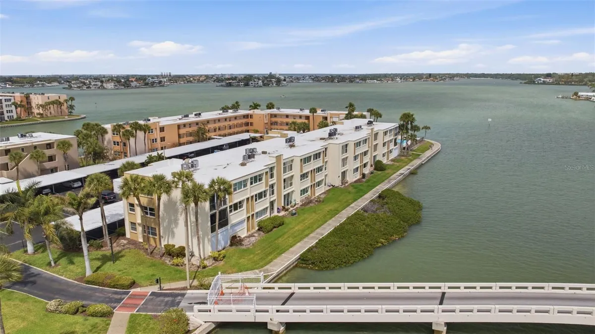 Property Slideshow image 1 of 55 | 7465 bay island dr 112, South Pasadena, FL, 33707