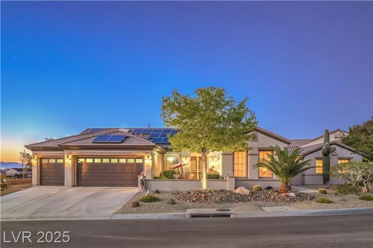 Property Slideshow image 1 of 48 | 2760 olivia heights ave, Henderson, NV, 89052