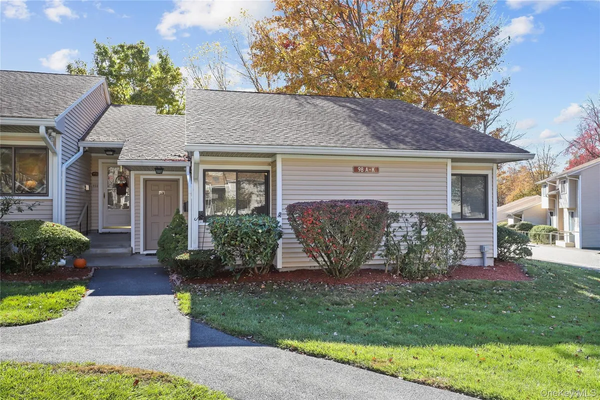 Property Slideshow image 1 of 30 | 98 molly pitcher ln a, Yorktown Heights, NY, 10598